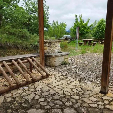 Valle De Tobalina אכסניה *