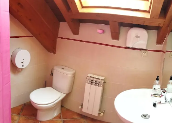 Valle De Tobalina 호스텔 *